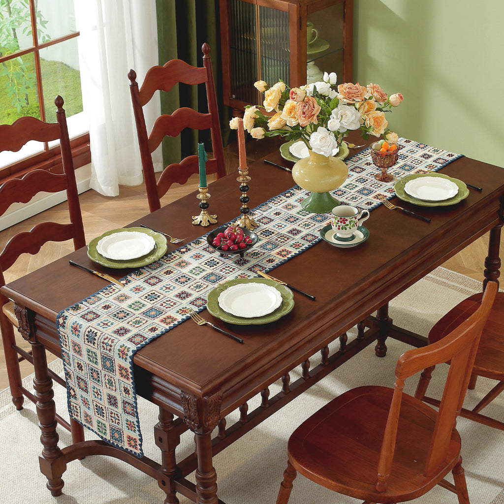 Blue Hook Flower Pattern Cotton-Linen Style Table Runner with Scalloped Edge
