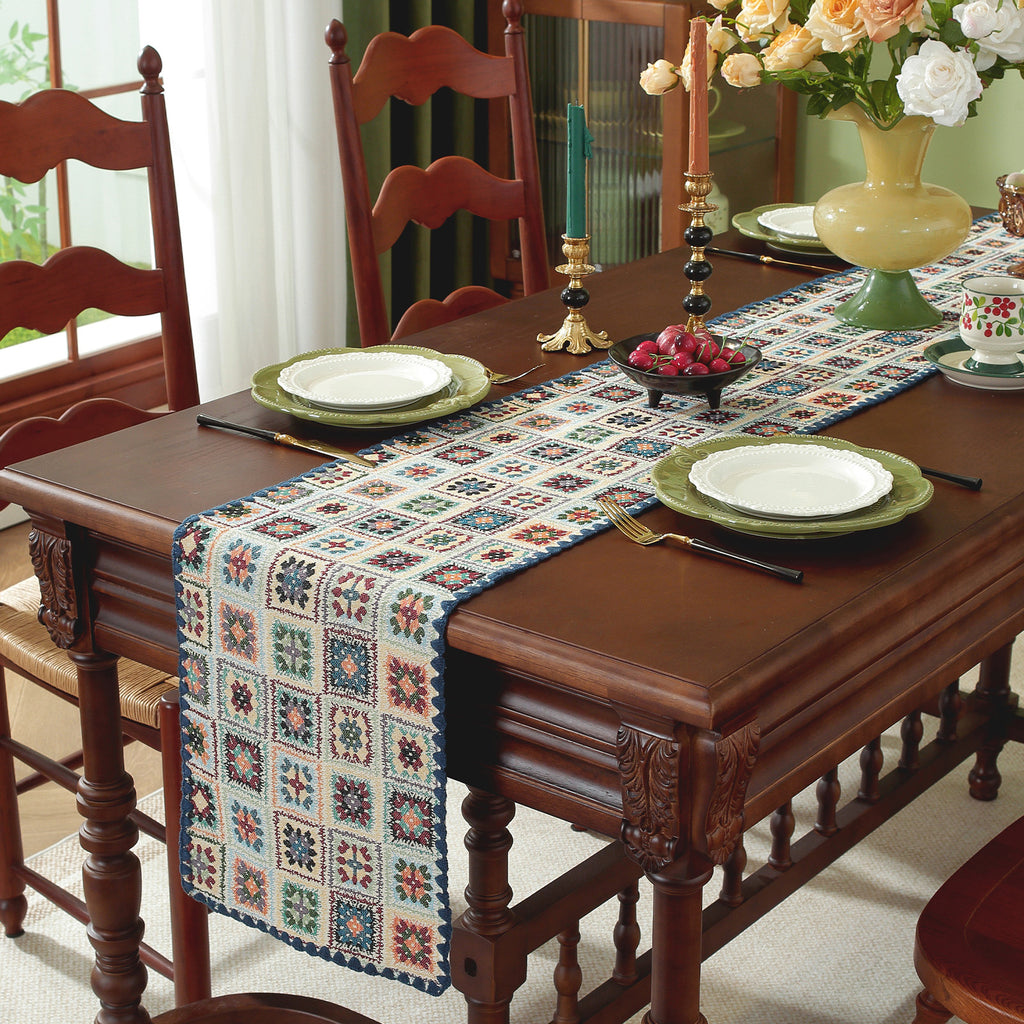 Blue Hook Flower Pattern Cotton-Linen Style Table Runner with Scalloped Edge