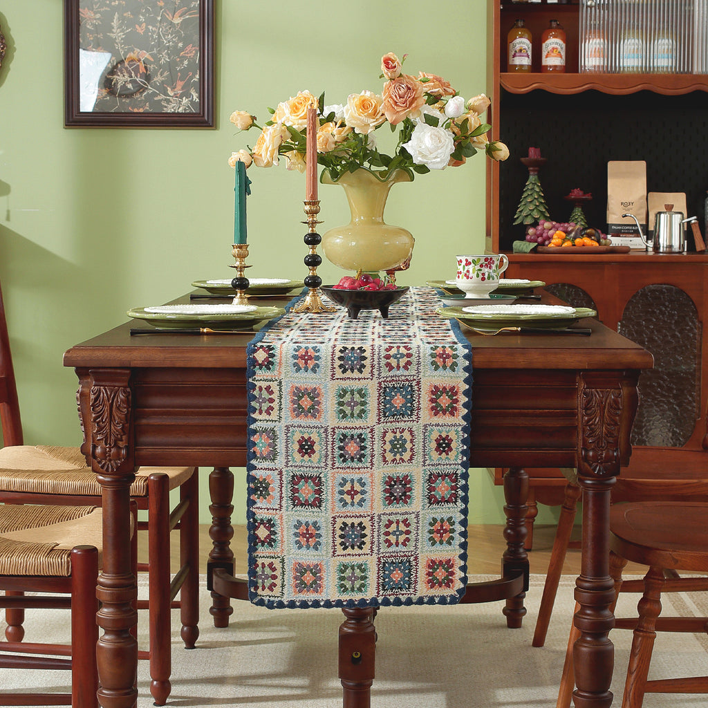 Blue Hook Flower Pattern Cotton-Linen Style Table Runner with Scalloped Edge