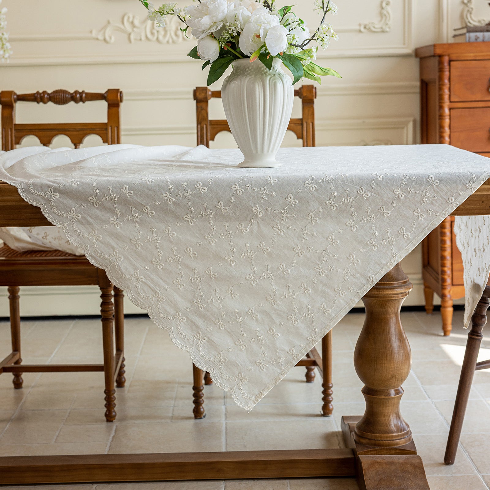 Pure Cotton Jacquard Tablecloth, Vintage French Style for Wedding, Party & Dessert Table – Fits Square & Round Tables