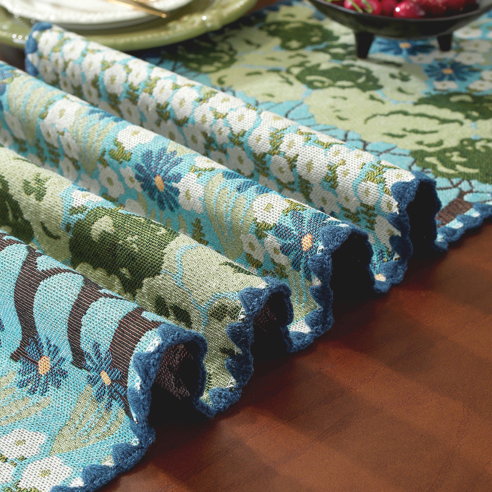 Spring Tree Pattern Cotton-Linen Style Table Runner, with Scalloped Edge