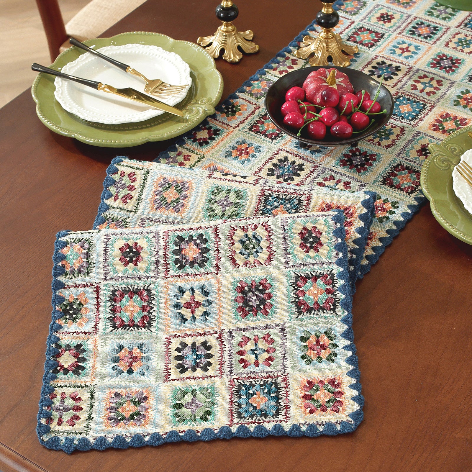 Blue Hook Flower Pattern Cotton-Linen Style Table Runner with Scalloped Edge