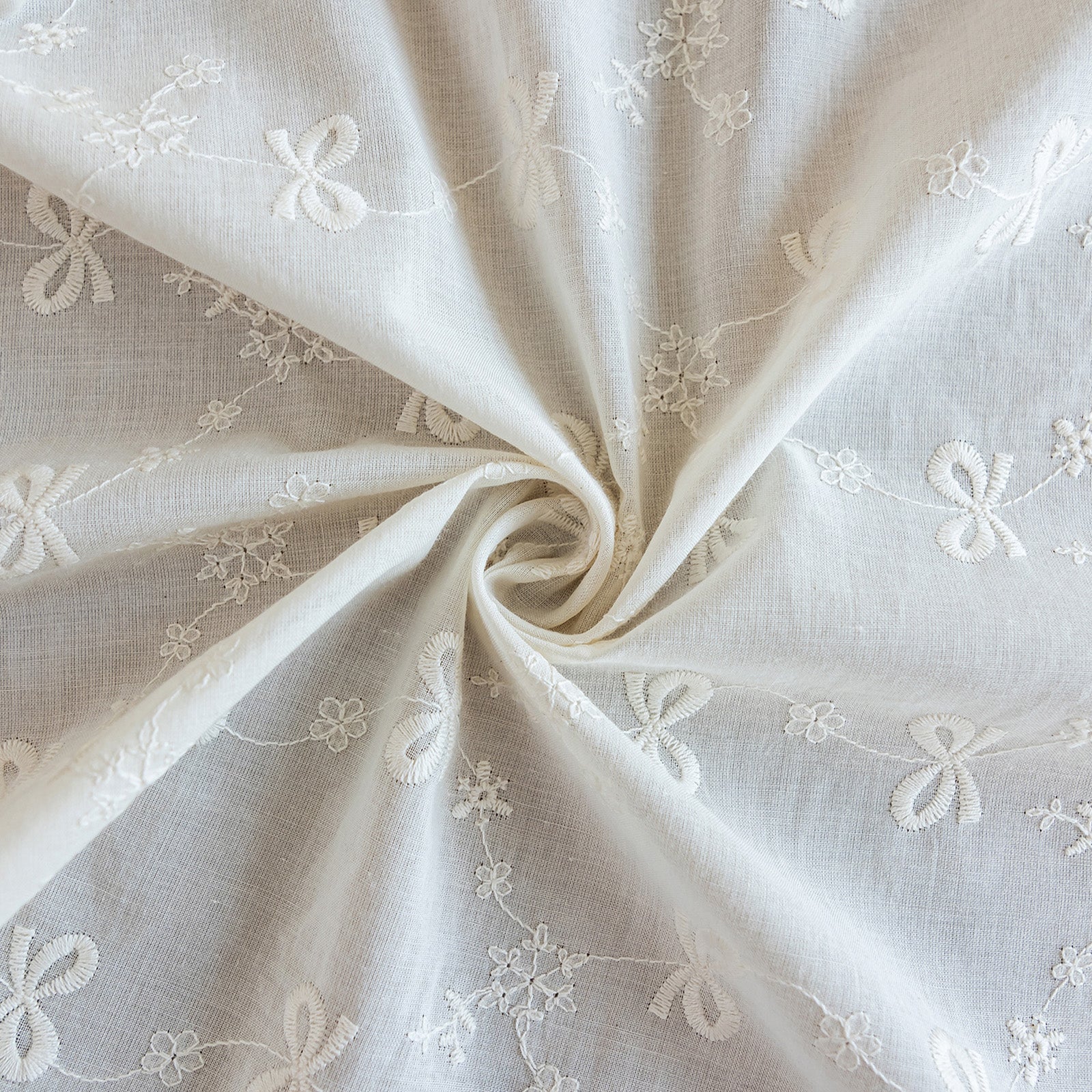 Pure Cotton Jacquard Tablecloth, Vintage French Style for Wedding, Party & Dessert Table – Fits Square & Round Tables