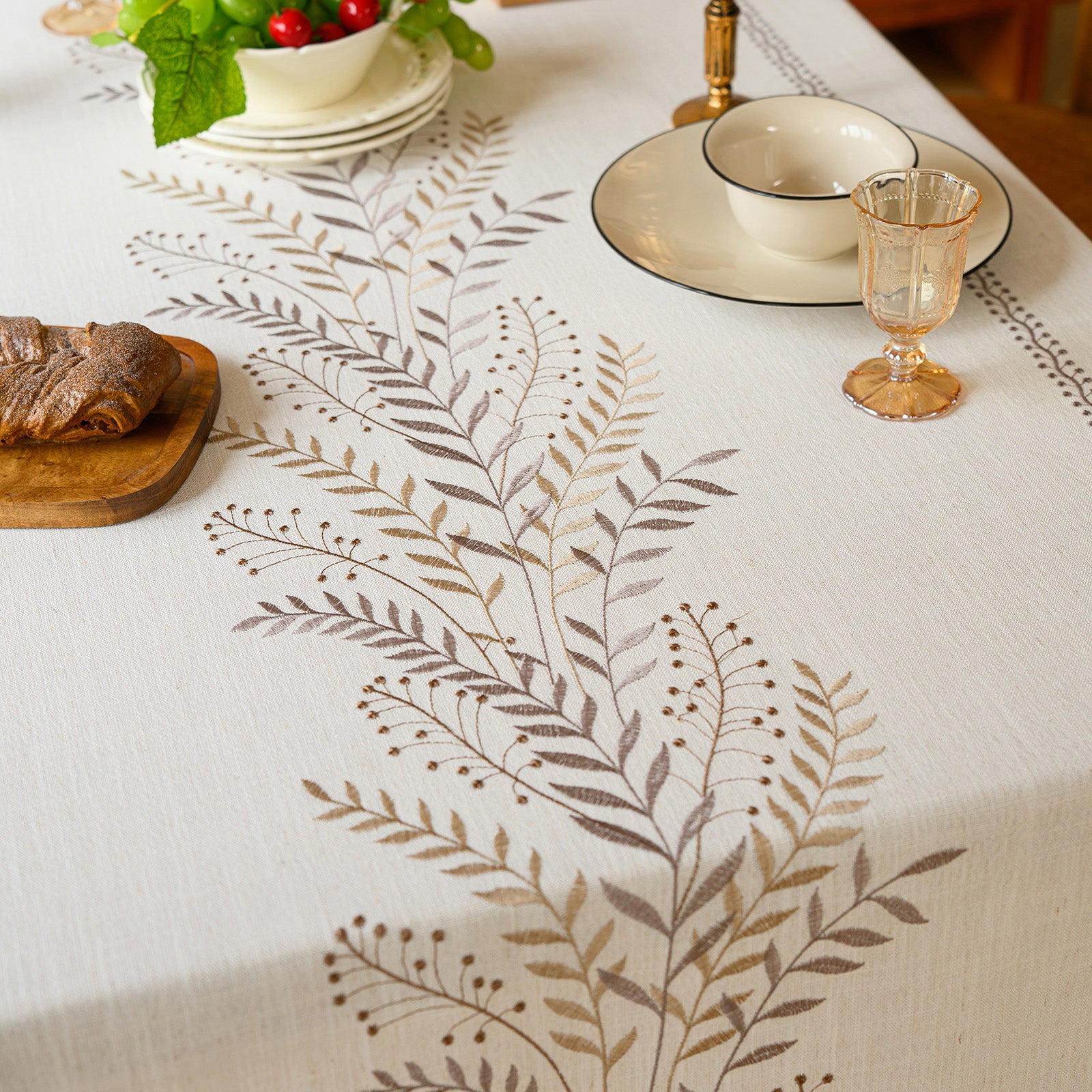 Linen-Like Waterproof Tablecloth with Fern Pattern — Breathable & Minimalist Design for Home Use, Fits Square, Round & Rectangular Tables