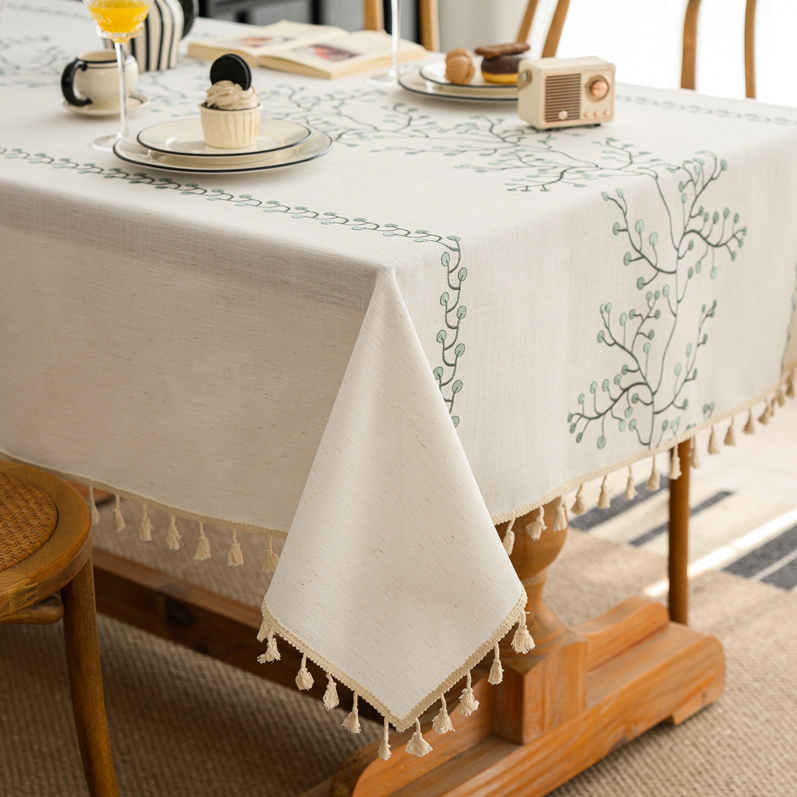 Linen-Like Waterproof Tablecloth with Berry Pattern — Breathable & Minimalist Design for Home Use, Fits Square, Round & Rectangular Tables