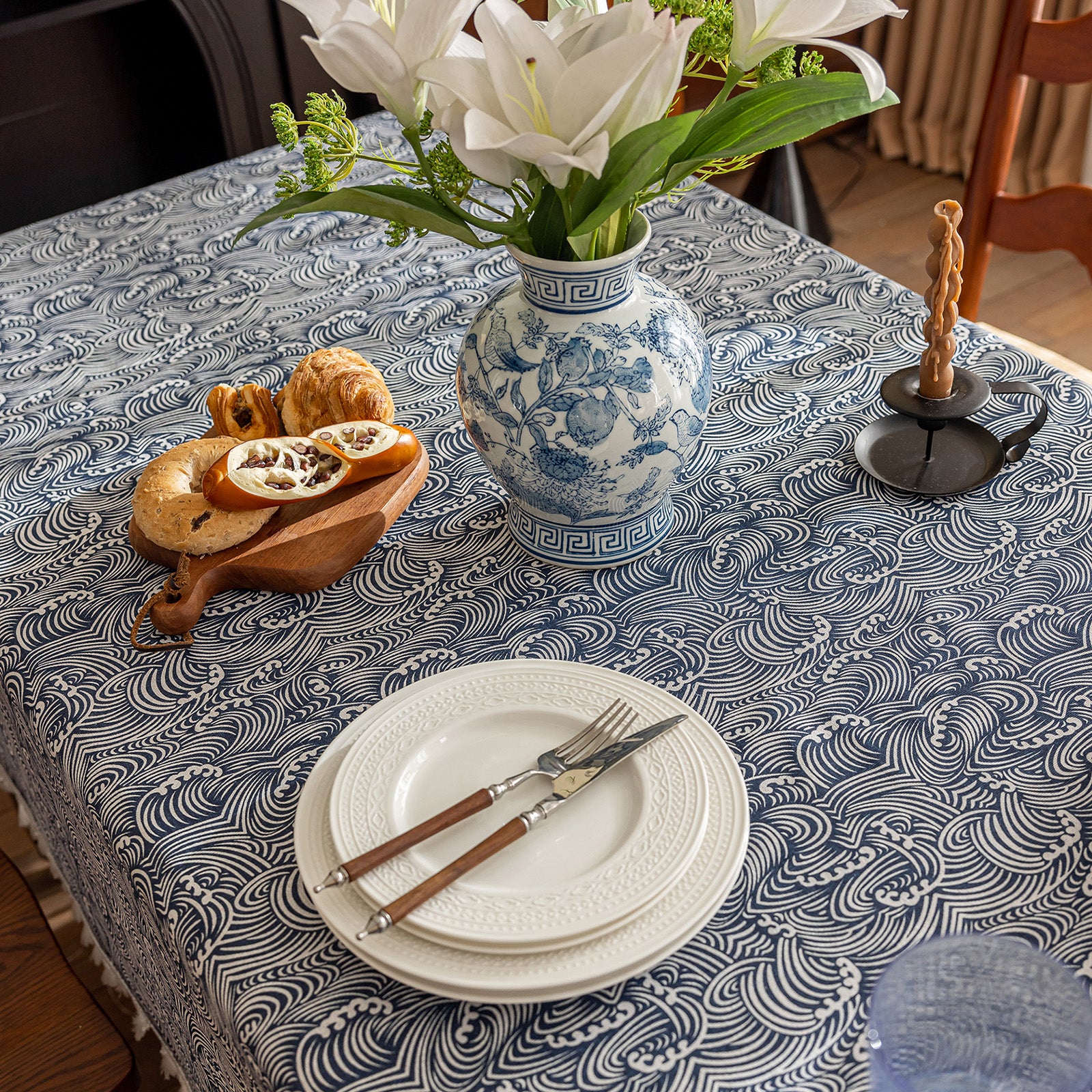 Wave Pattern Linen-Look Tablecloth with Tassels – Wrinkle-Resistant & Drapes Beautifully, Japanese Minimalist Dining Table Art