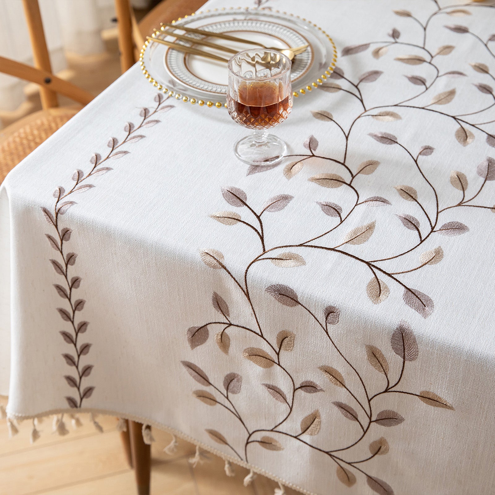 Linen-Like Waterproof Tablecloth with Vine Pattern — Breathable & Minimalist Design for Home Use, Fits Square, Round & Rectangular Tables