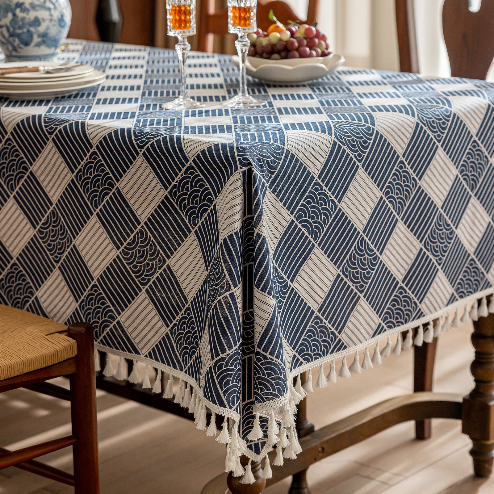 Checkered Pattern Linen-Look Tablecloth with Tassels – Wrinkle-Resistant & Drapes Beautifully, Japanese Minimalist Dining Table Art