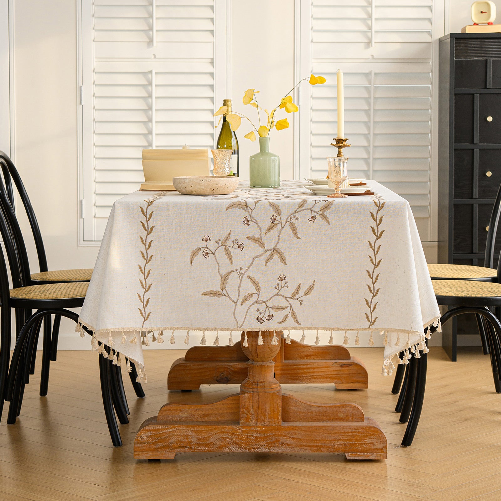 Linen-Like Waterproof Tablecloth with Spruce Tree Pattern — Breathable & Minimalist Design for Home Use, Fits Square, Round & Rectangular Tables