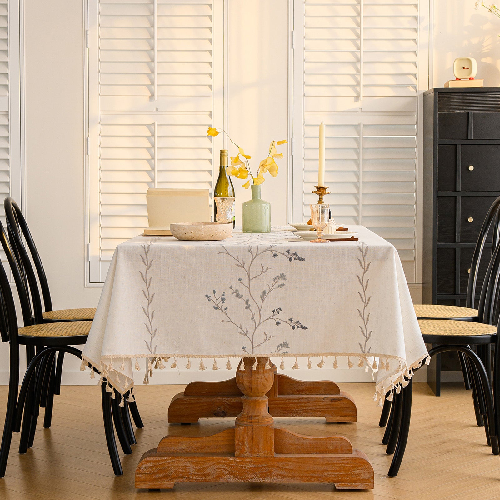 Linen-Like Waterproof Tablecloth with Lavender Pattern — Breathable & Minimalist Design for Home Use, Fits Square, Round & Rectangular Tables