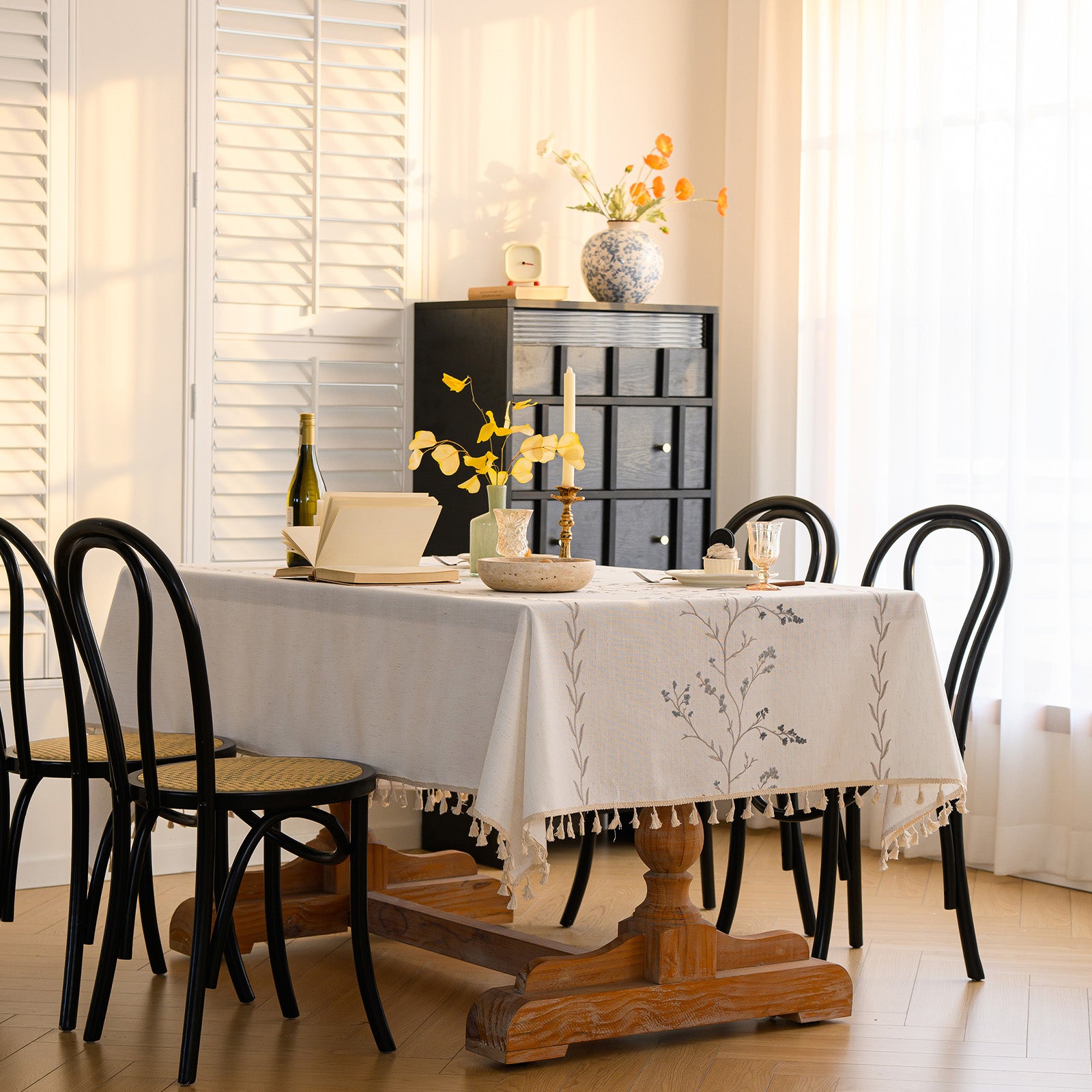 Linen-Like Waterproof Tablecloth with Lavender Pattern — Breathable & Minimalist Design for Home Use, Fits Square, Round & Rectangular Tables