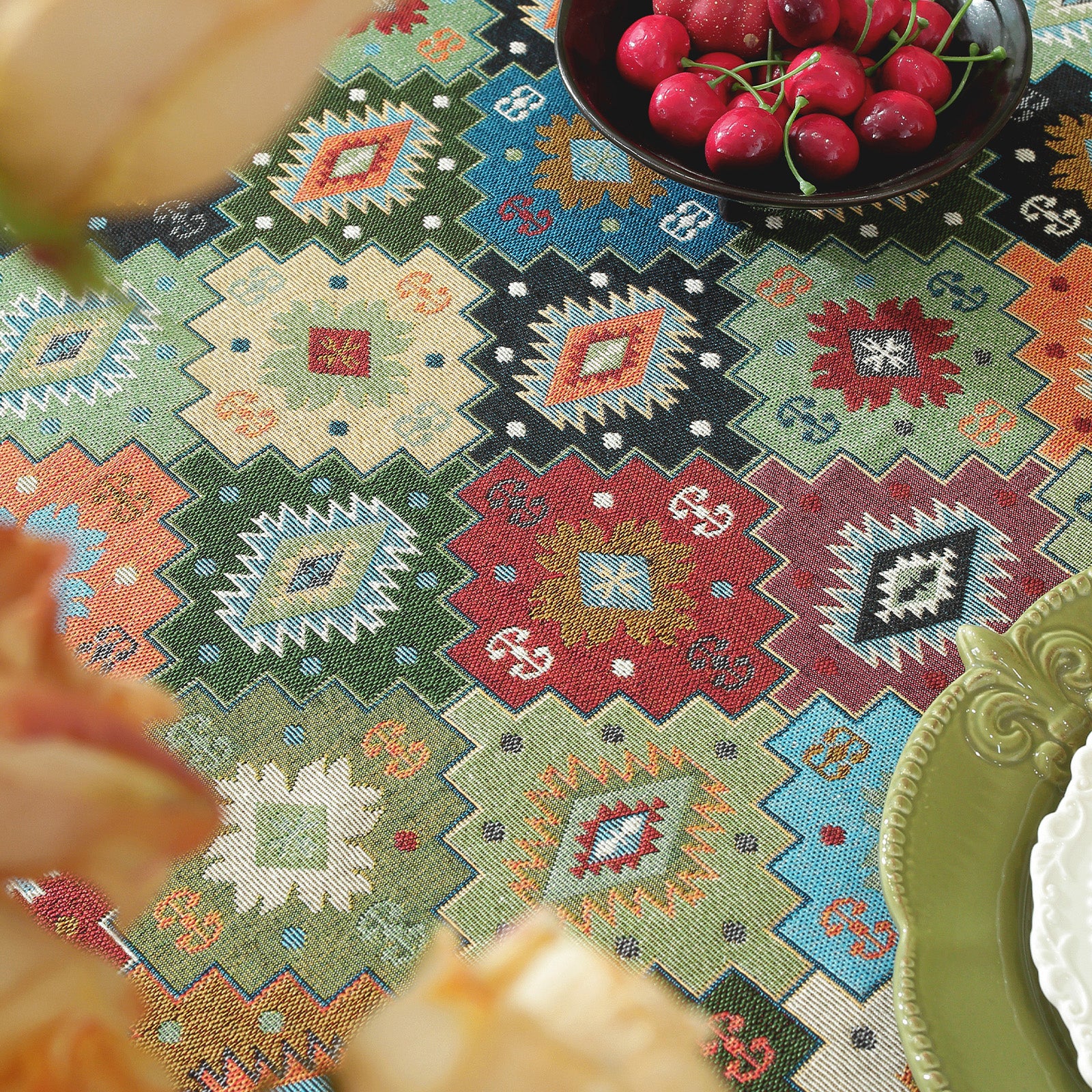 Jigsaw Puzzle Pattern Cotton-Linen Style Tablecloth with Scalloped Edge