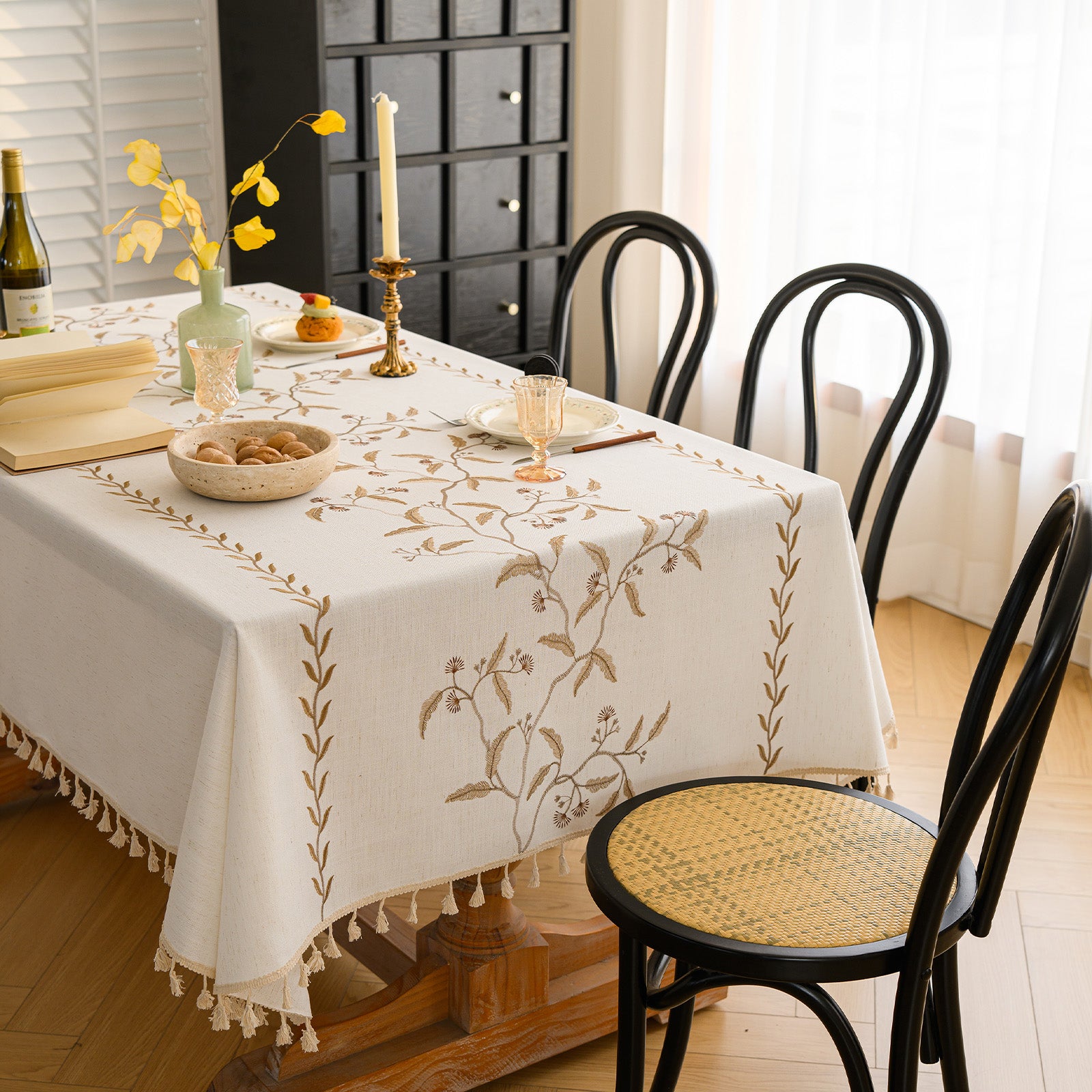 Linen-Like Waterproof Tablecloth with Spruce Tree Pattern — Breathable & Minimalist Design for Home Use, Fits Square, Round & Rectangular Tables