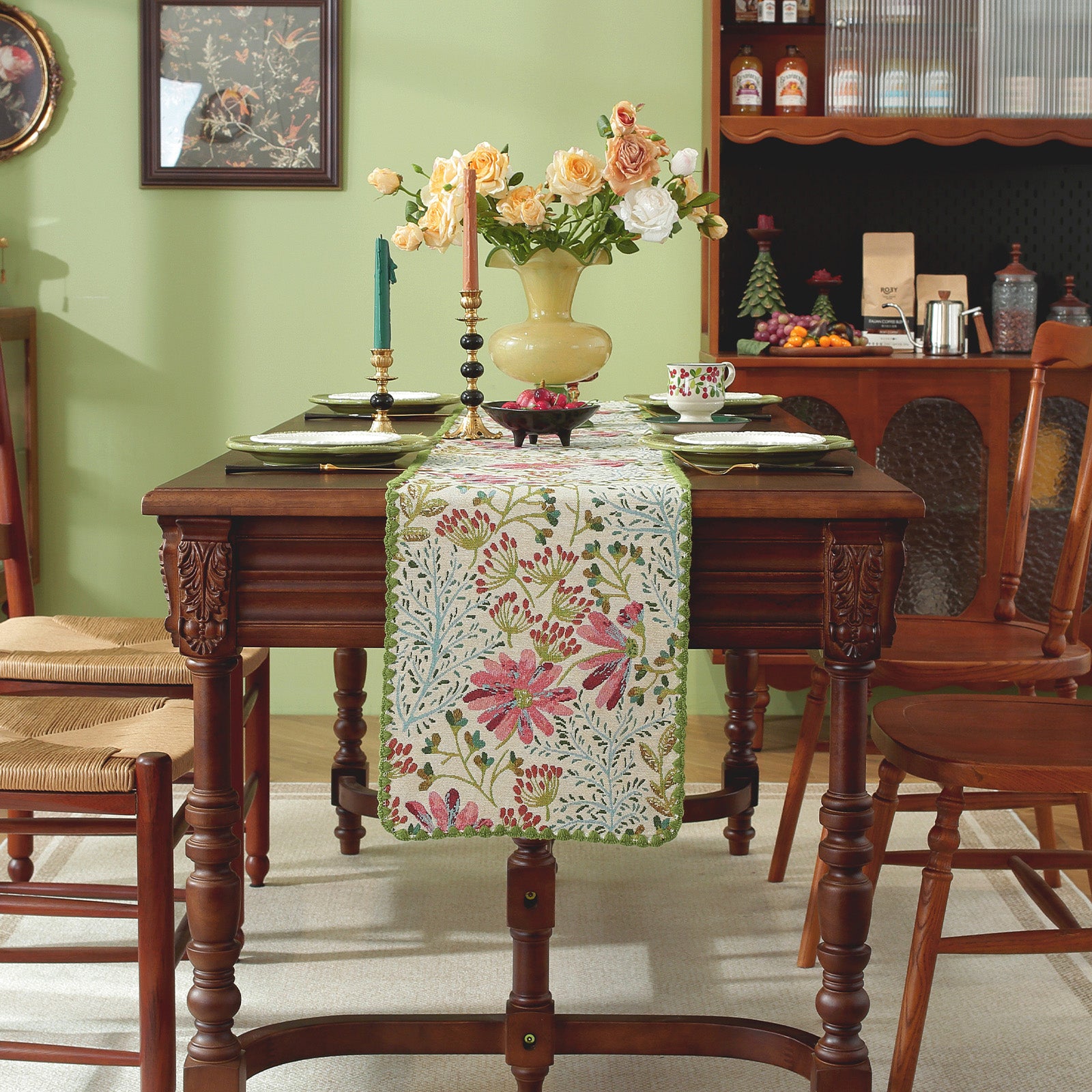 Linen-Style Shell Lace Table Runner, Pastoral Design